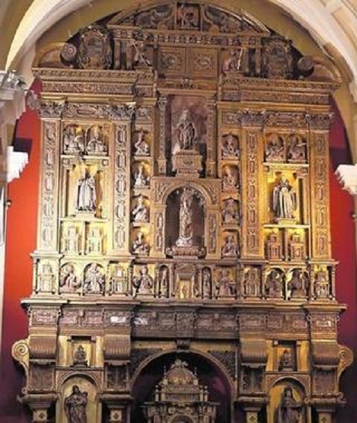 Retablo relicario de la iglesia de la Inmaculada del convento de los padres carmelitas de Medina del Campo. / JAVIER PRIETO